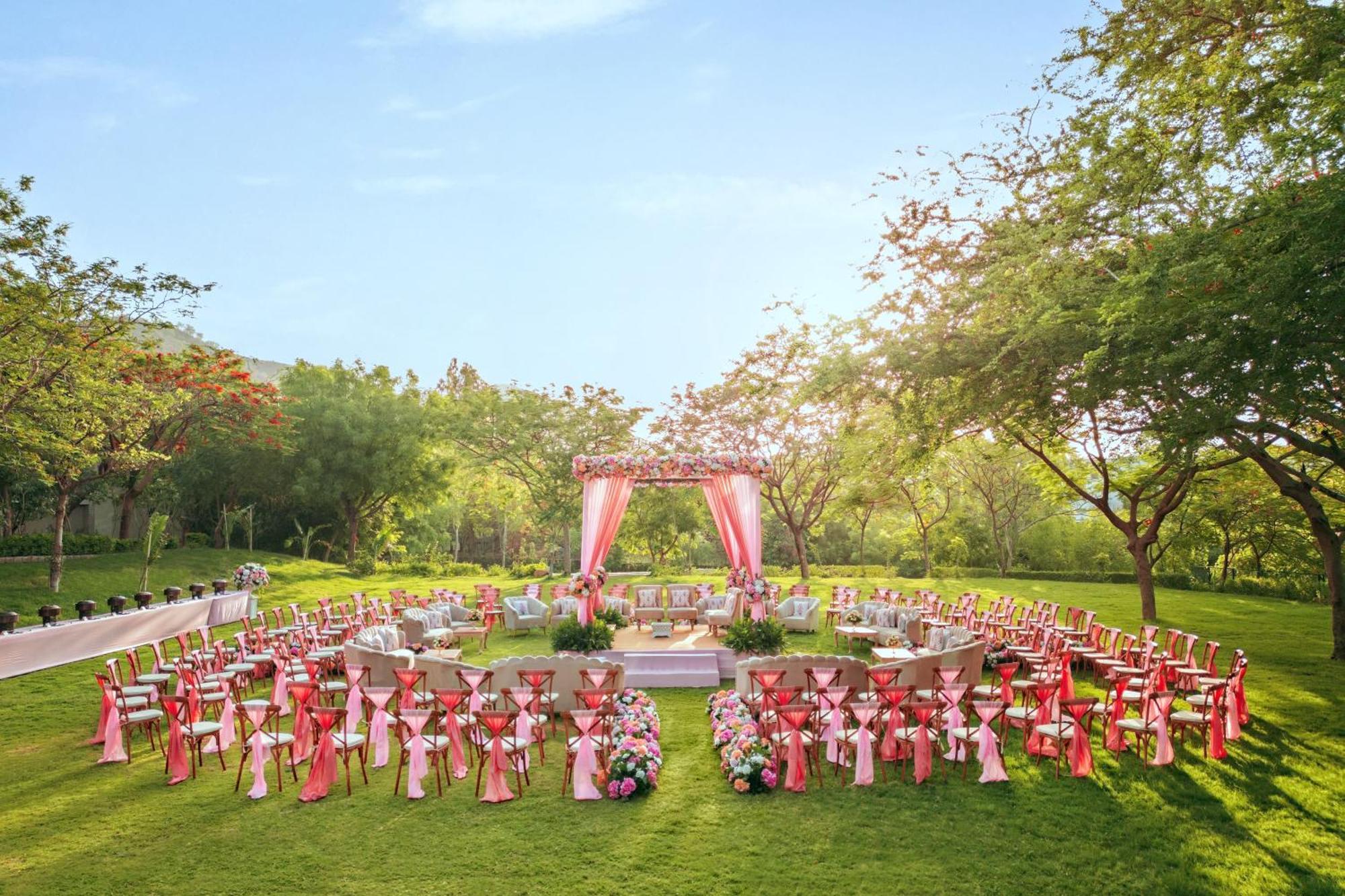 Essentia Luxury Resort & Spa Udaipur Luaran gambar