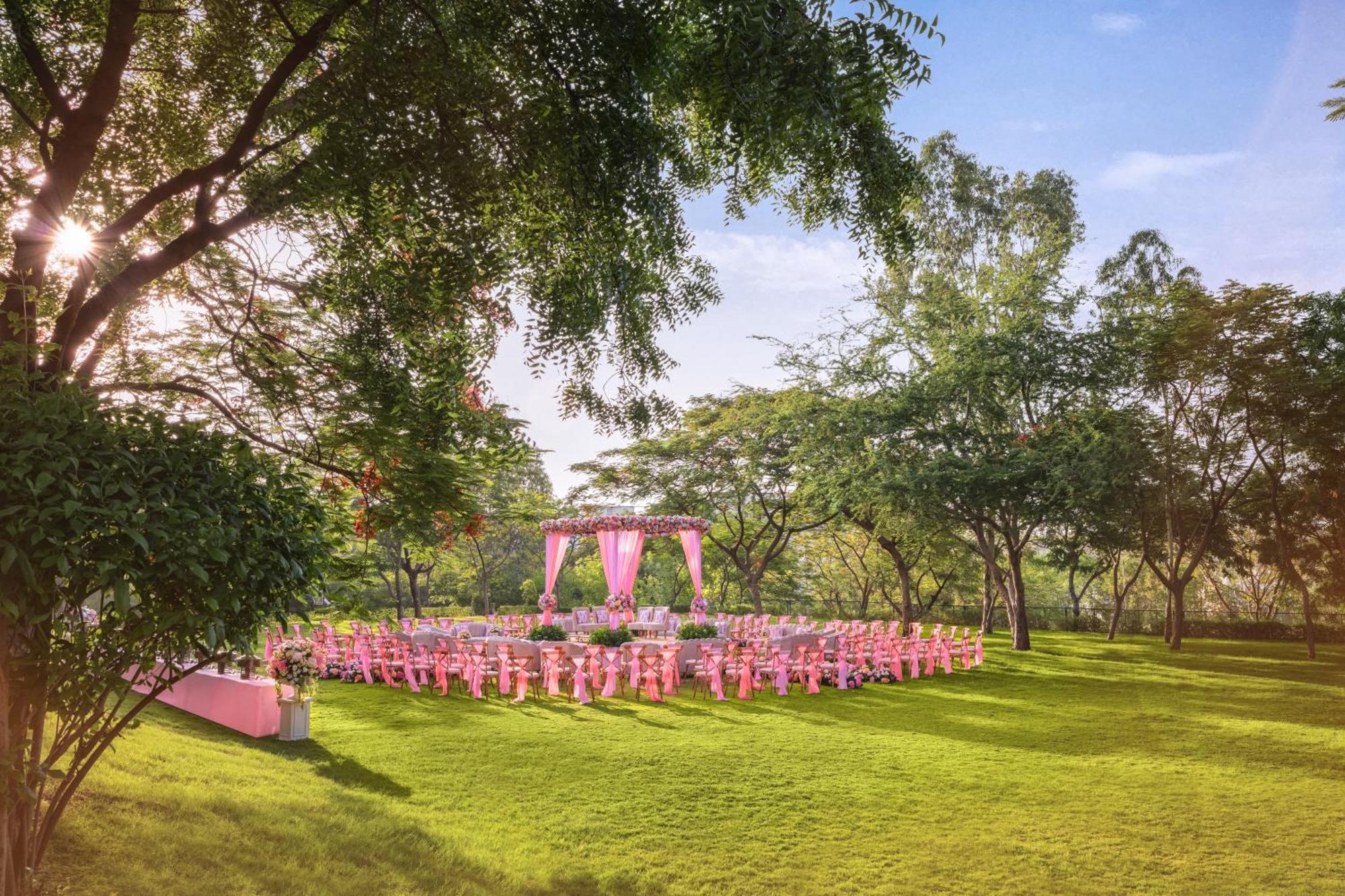 Essentia Luxury Resort & Spa Udaipur Luaran gambar