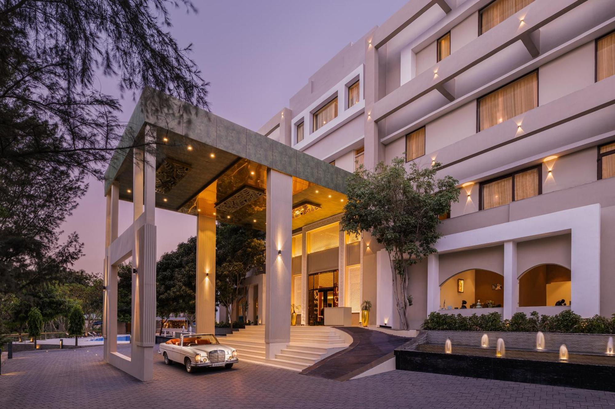 Essentia Luxury Resort & Spa Udaipur Luaran gambar