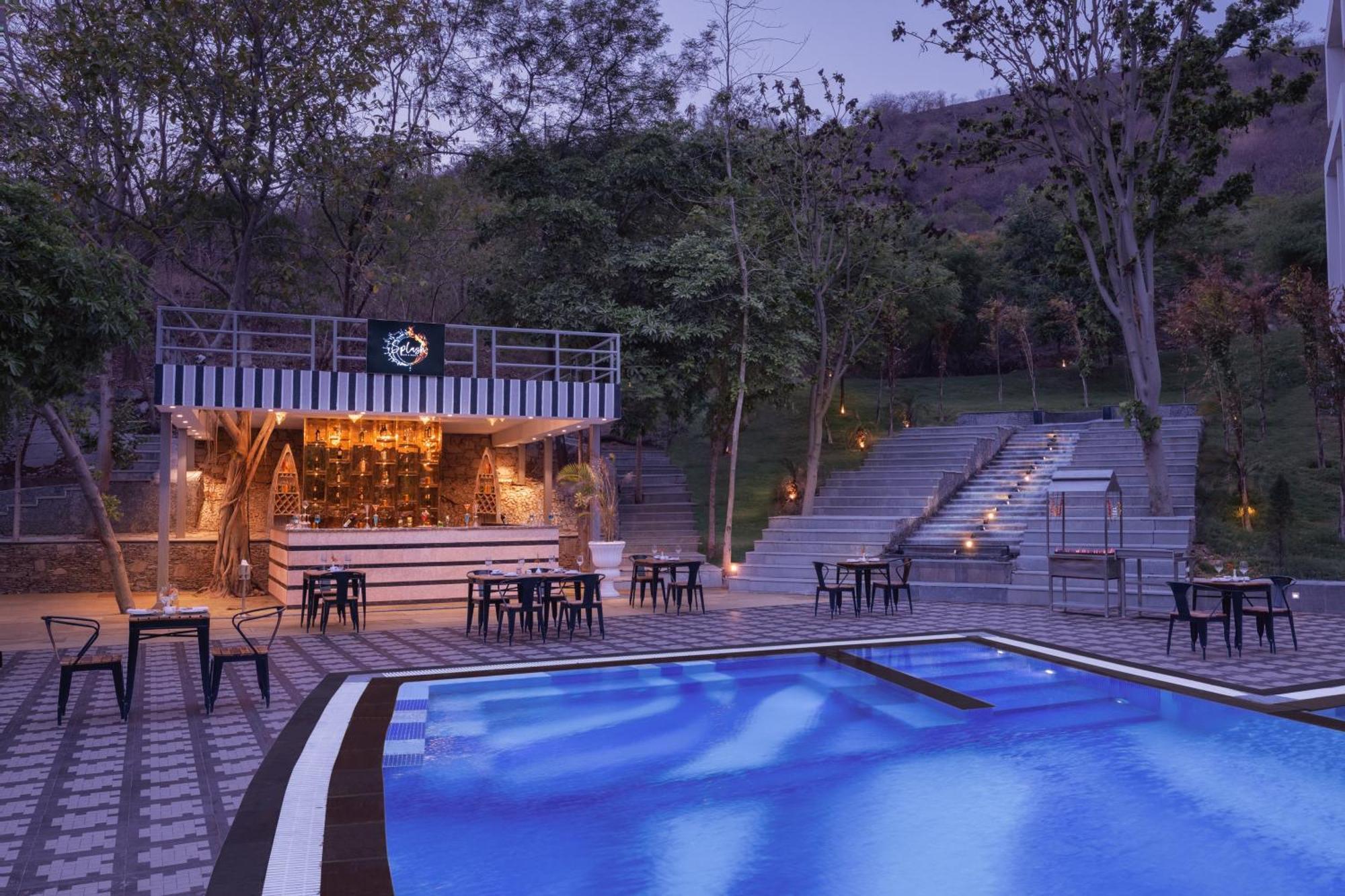 Essentia Luxury Resort & Spa Udaipur Luaran gambar