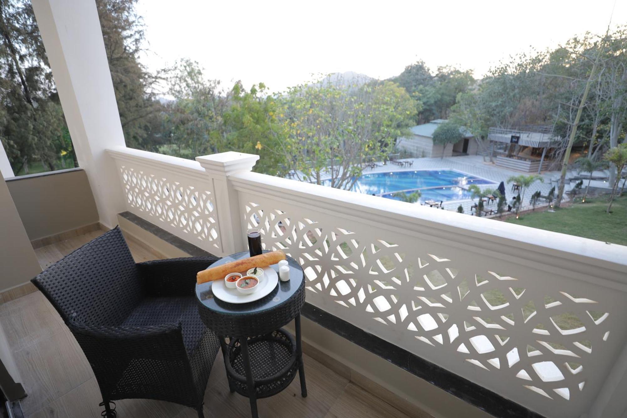 Essentia Luxury Resort & Spa Udaipur Luaran gambar