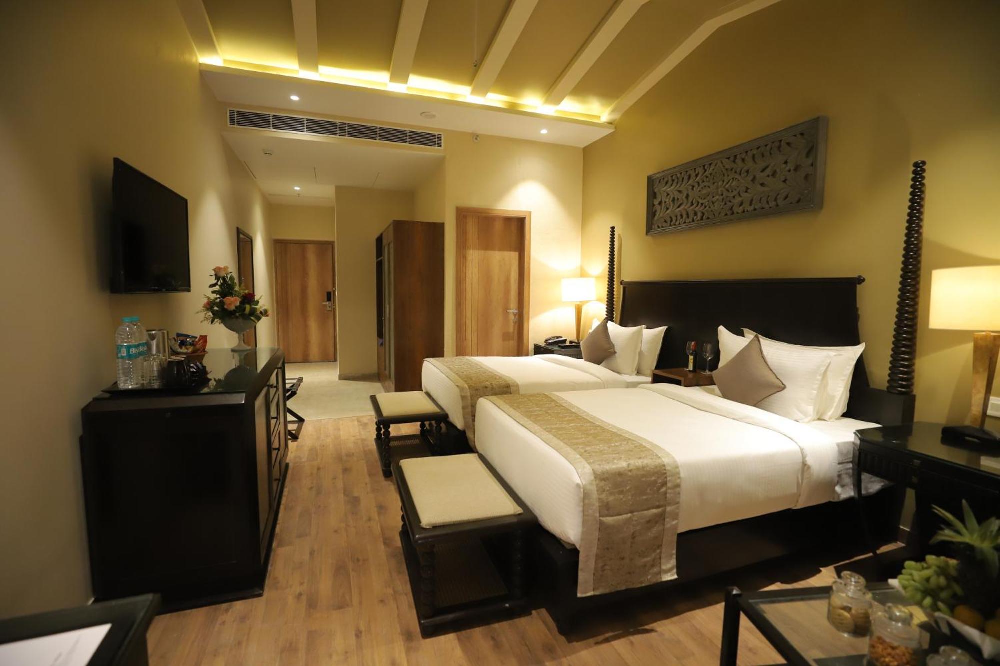 Essentia Luxury Resort & Spa Udaipur Luaran gambar