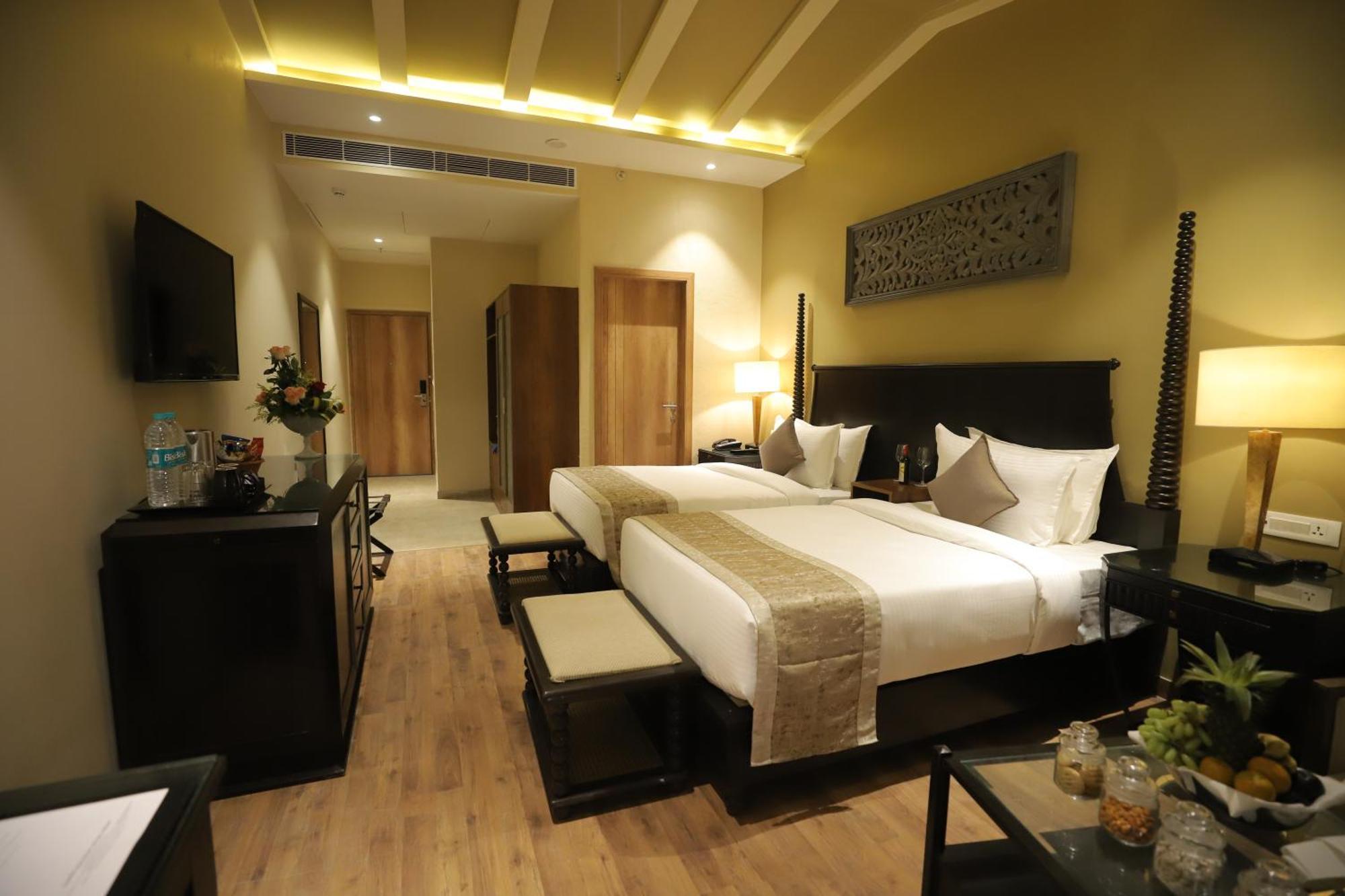 Essentia Luxury Resort & Spa Udaipur Luaran gambar