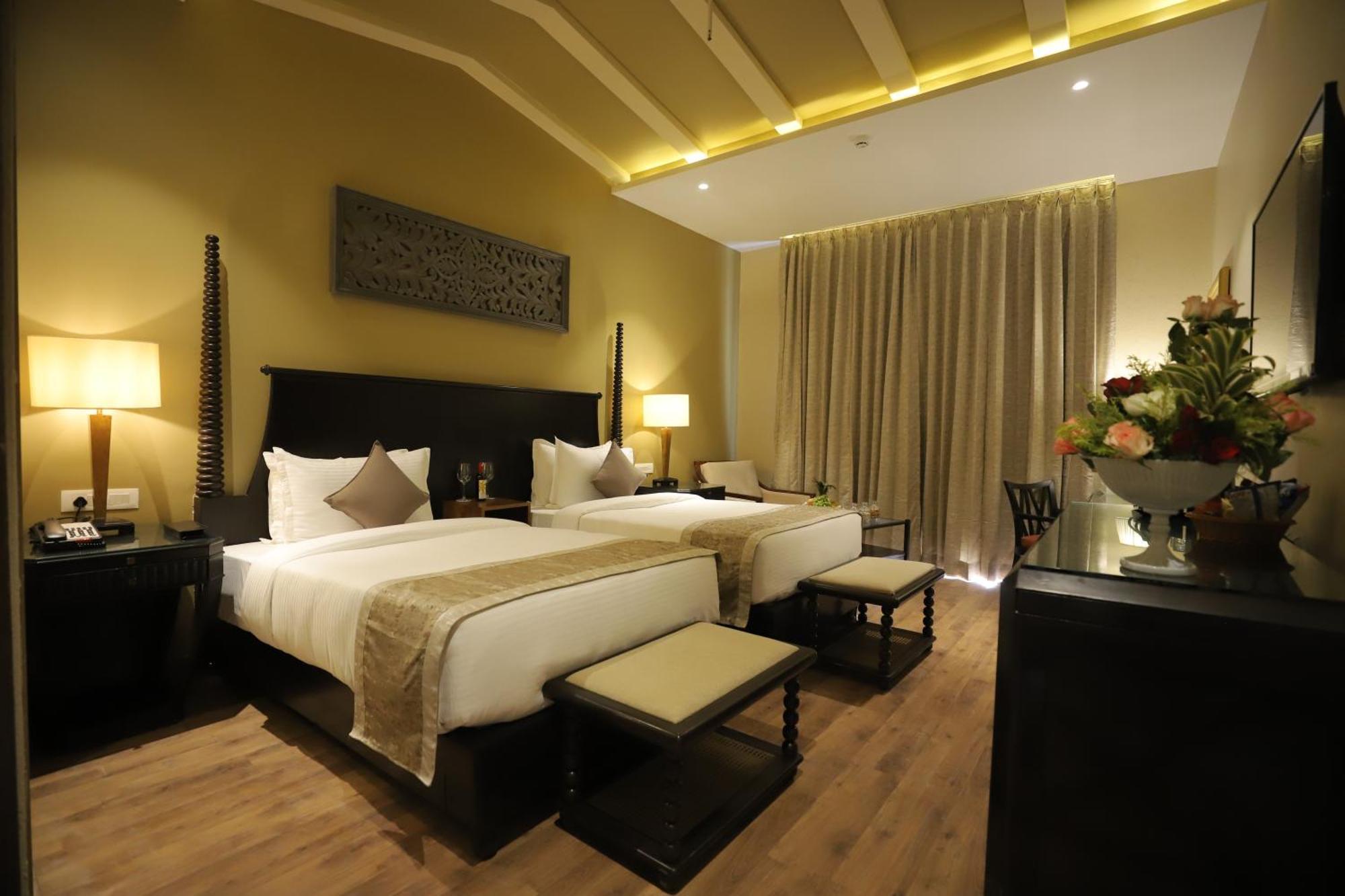 Essentia Luxury Resort & Spa Udaipur Luaran gambar