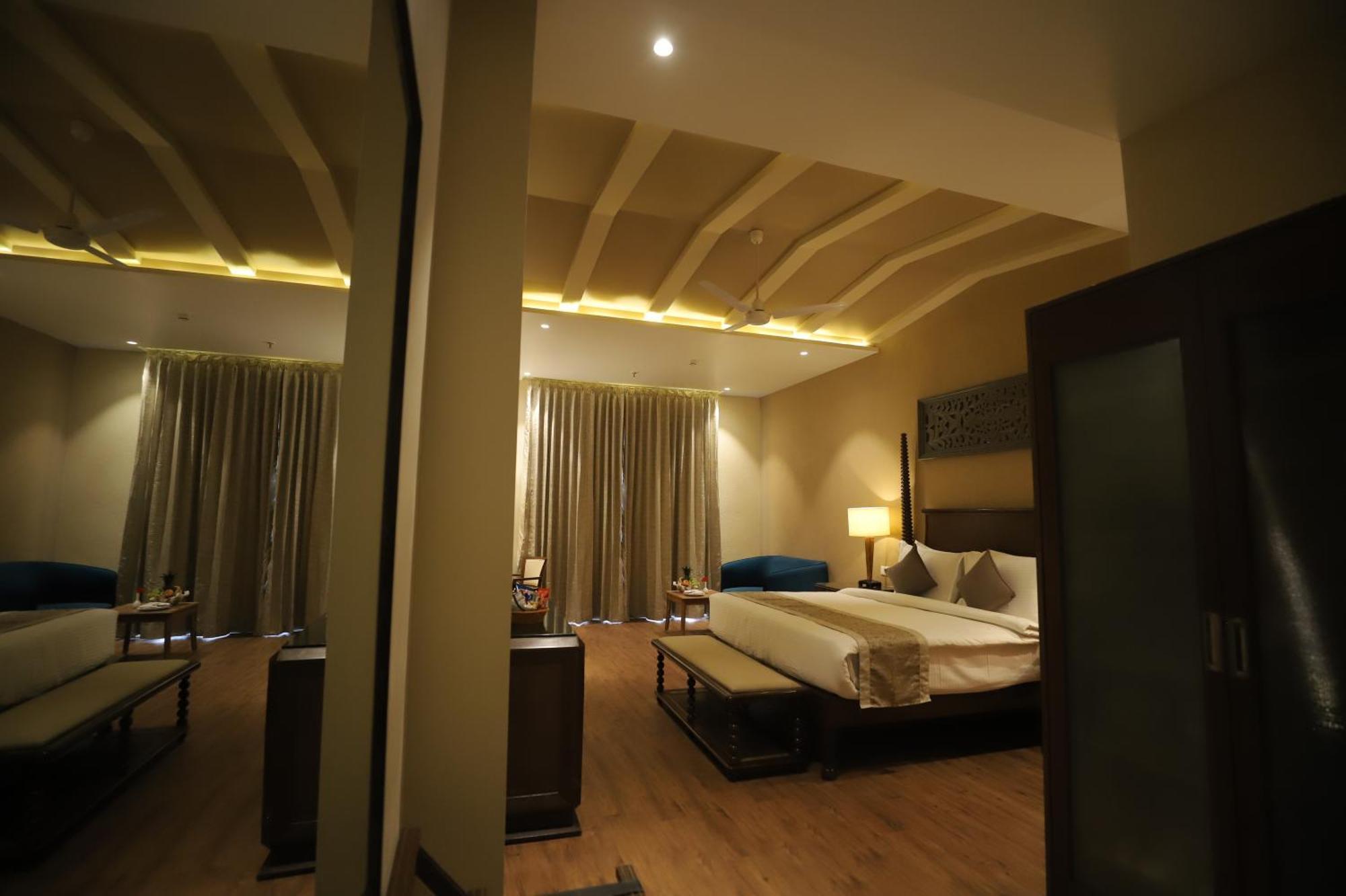 Essentia Luxury Resort & Spa Udaipur Luaran gambar