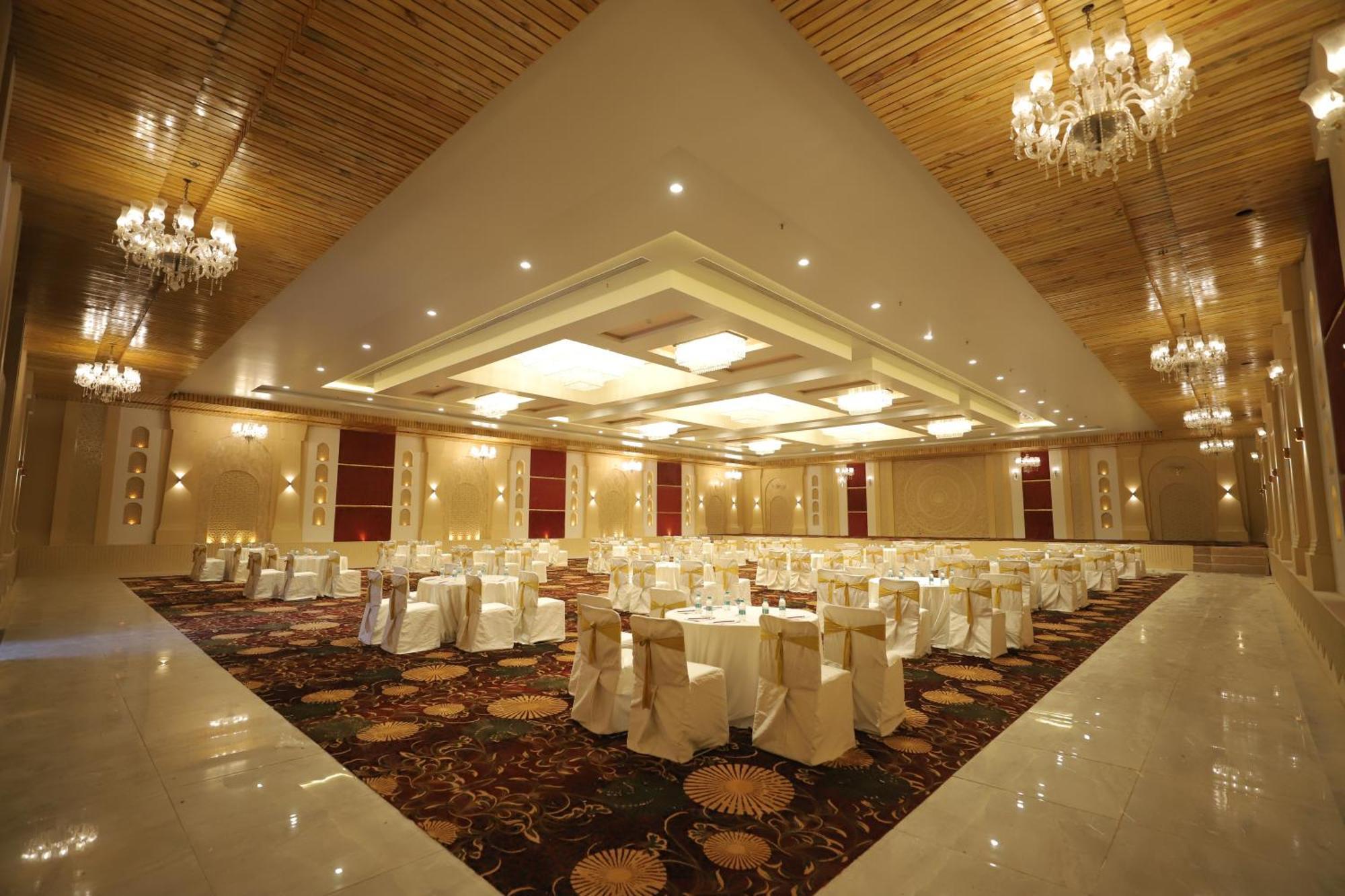 Essentia Luxury Resort & Spa Udaipur Luaran gambar