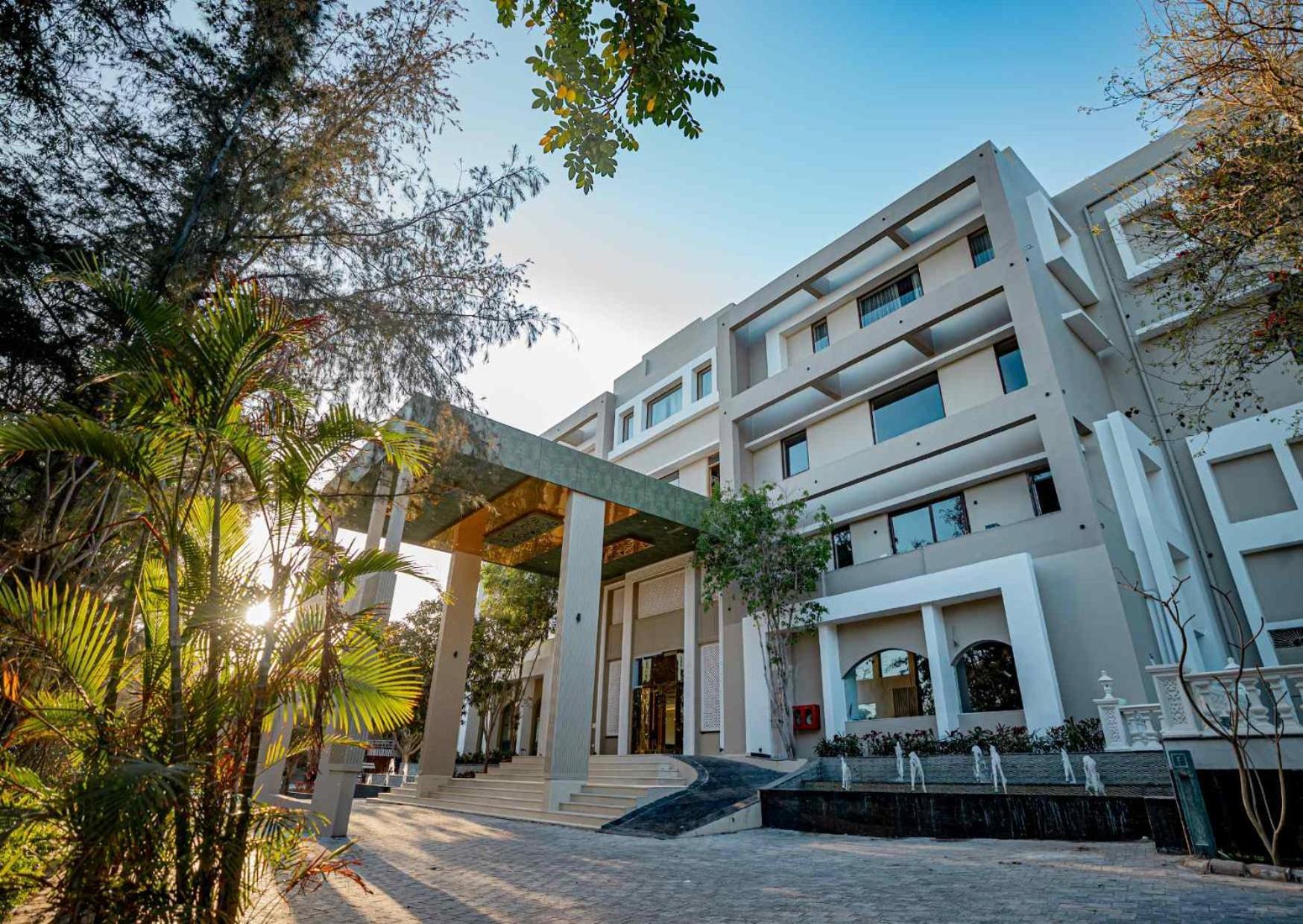 Essentia Luxury Resort & Spa Udaipur Luaran gambar